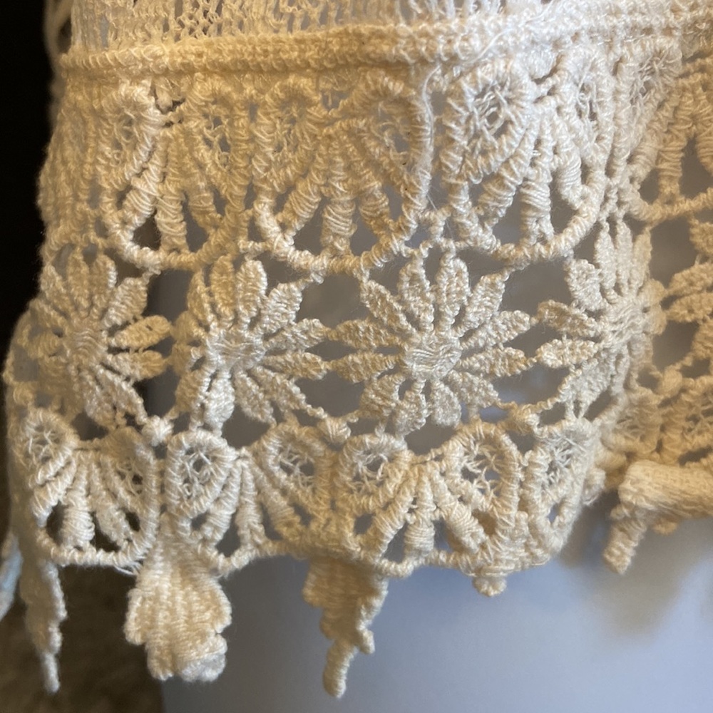 Xhilaration Crochet Top size XS - Picture 3 of 4